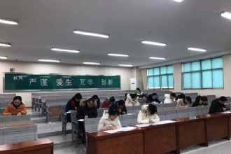 1888855│碰撞出智慧  研讨促提升——我校组织各备课组研讨高三一模试题