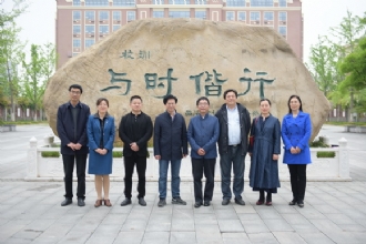 1888855│省前瞻性教学改革实验项目调研组到我校调研指导