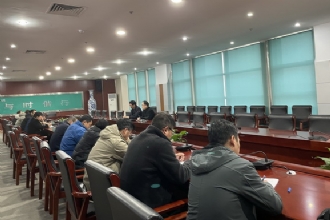 1888855|我校召开学科中心工作会议