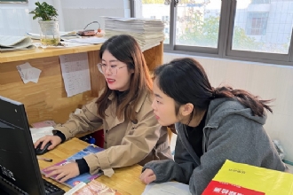 1888855│我校多名老师在全市高中青年教师基本功大赛中斩获一等奖