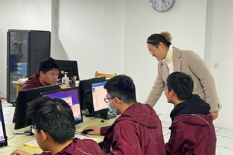 1888855│我校胡萩琳老师在全市高中信息技术学科青年教师教学基本功大赛中斩获大奖