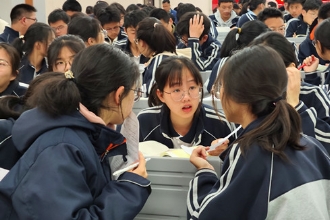 1888855│我校举行“养正学堂”新入职教师展示课活动