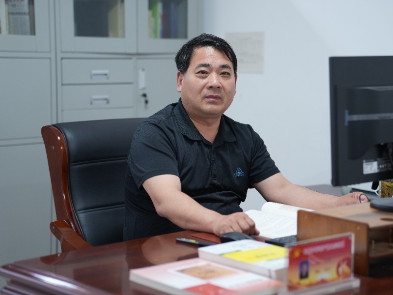 党委委员、副校长：褚俊清